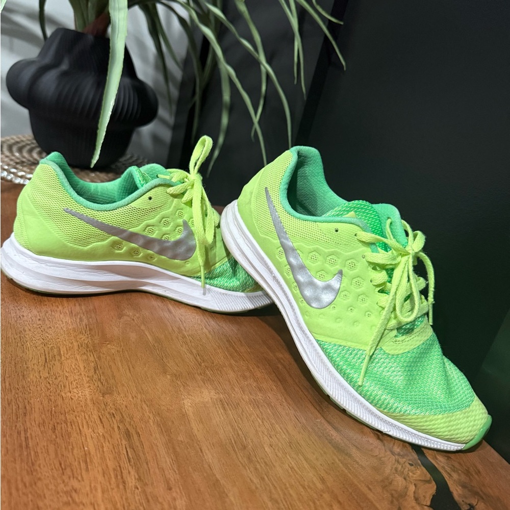 Nike Women's Vibrant Green Athletic Shoes